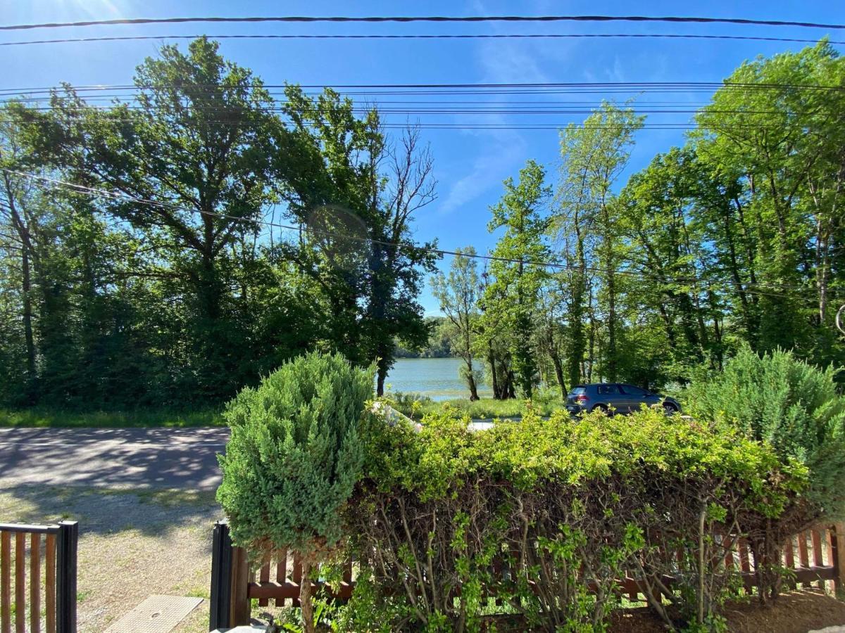 Maison Bord De Lac De Charmes Bannes  Εξωτερικό φωτογραφία