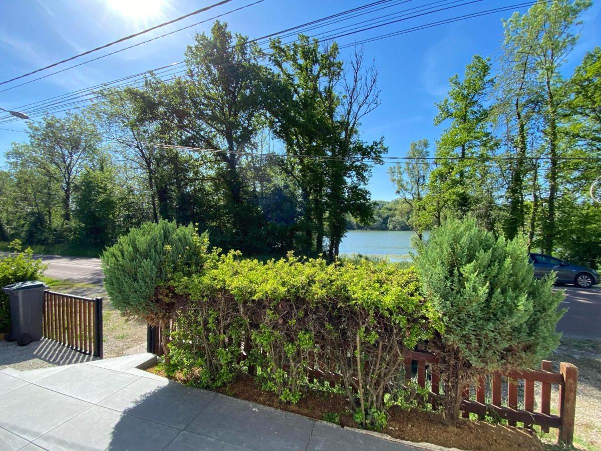 Maison Bord De Lac De Charmes Bannes  Εξωτερικό φωτογραφία